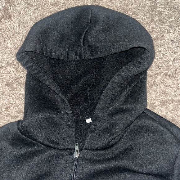 black zip up cropped hoodie - Picture 2 of 3